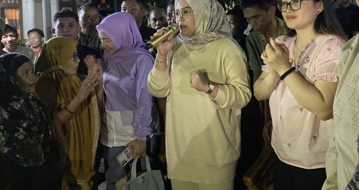Sambut Antusias Warga,Isteri Cawali dan Wawali Giat Kunjungi Posko Pemenangan The Winner