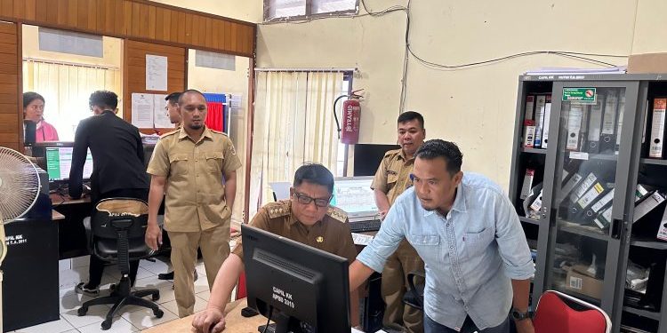 Pj Walikota Kotamobagu Sidak di Disdukcapil, Pastikan Layanan Prima
