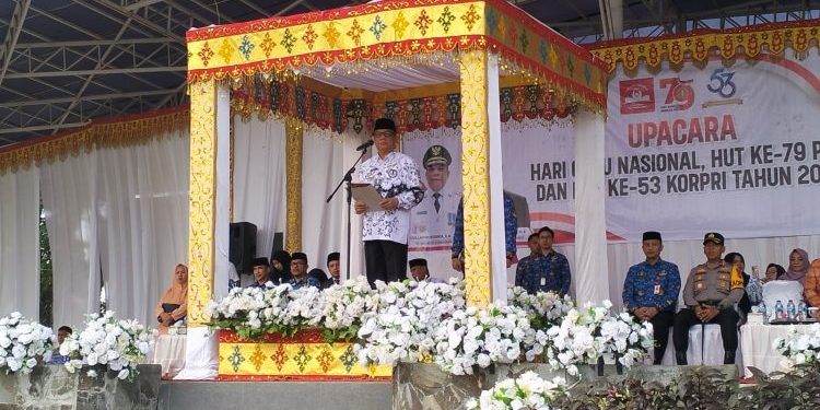 Pj Wali Kota Kotamobagu Pimpin Upacara Hari Guru Nasional ke-79 dan HUT ke-53 KORPRI