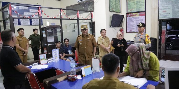 Pj Wali Kota dan Kapolres Kotamobagu Pantau Pelayanan di Dukcapil