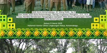 Wali Kota Bersama Wawali Tinjau Kondisi Kendaraan Pengangkut Sampah Di Kotamobagu