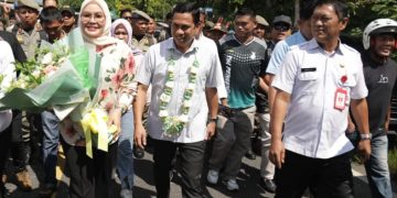 Walikota Kotamobagu Di Jemput Dengan Adat Di Batas Kota