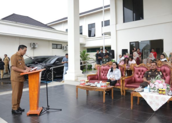 Walikota Weny Gaib Buka Pasar Murah di Kejaksaan Negeri Kotamobagu