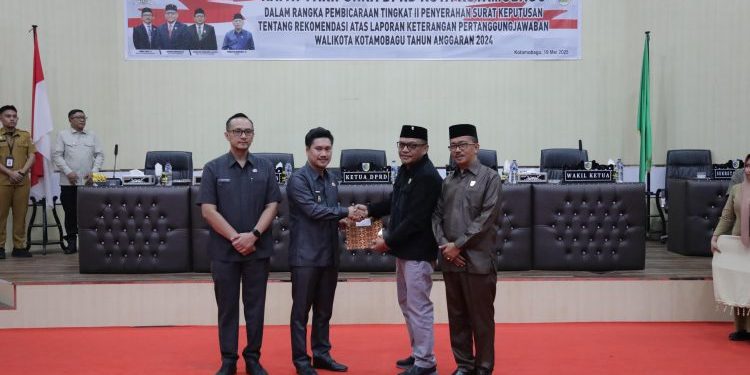 Rendy V Mangkat Hadiri Paripurna Tingkat II Penyerahan SK Rekomendasi LKPJ Wali Kota T.A 2024