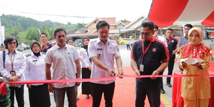 Wakil Walikota Resmikan Alfamidi Super di Kelurahan Kotobangon