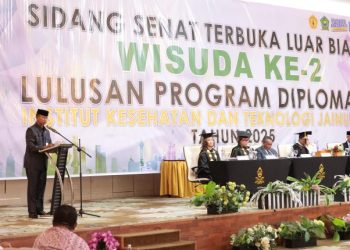 Wakili Wali Kota, Nasli Paputungan Hadiri Wisuda Institut Kesehatan dan Teknologi Jainudin Tahun 2025