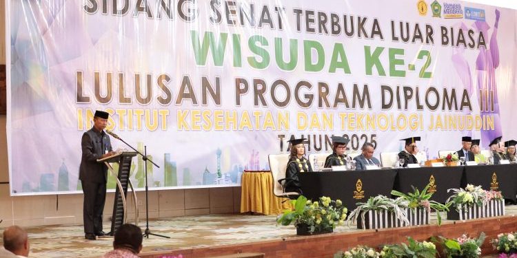 Wakili Wali Kota, Nasli Paputungan Hadiri Wisuda Institut Kesehatan dan Teknologi Jainudin Tahun 2025