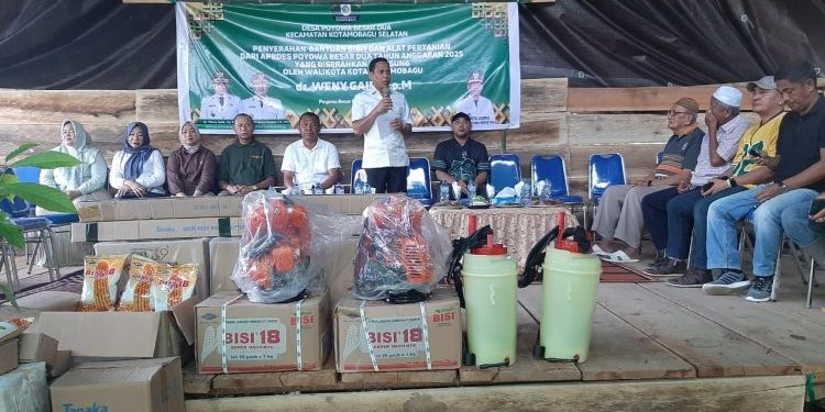 Wali Kota Kotamobagu Serahkan Bantuan Pertanian di Desa Poyowa Besar Dua