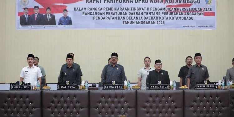 Wali Kota dan Wakil Wali Kota Kotamobagu Hadiri Rapat Paripurna Persetujuan Perubahan APBD 2025