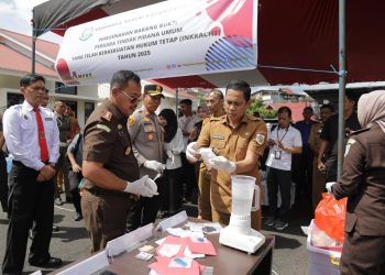 Pemkot Kotamobagu Tegaskan Dukungan Penegakan Hukum Lewat Pemusnahan Barang Bukti Inkracht
